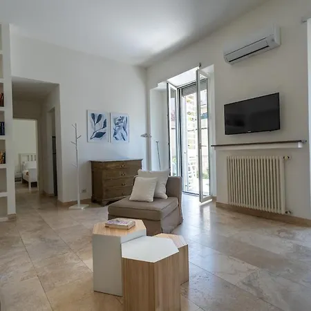 Pgrhome Civinini Apartmán